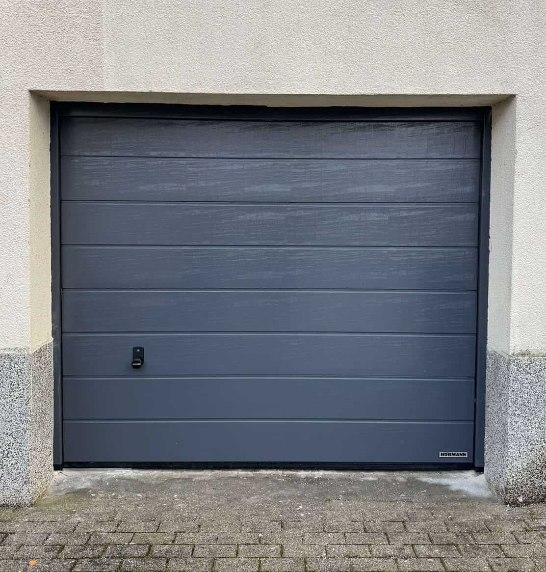 Rénovation porte de garage — Après